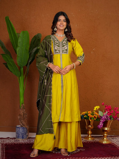 Elegant festive wear Anarkali suit set