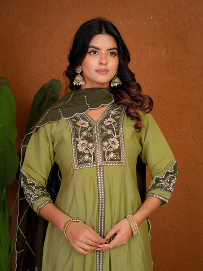 Elegant festive wear Anarkali suit set