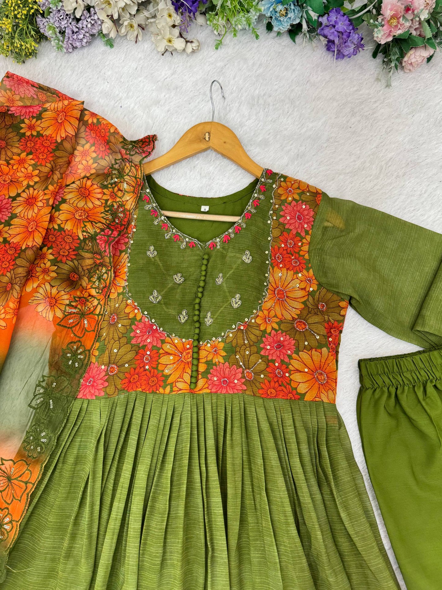 New Party Wear green Fox Georgette Gown.