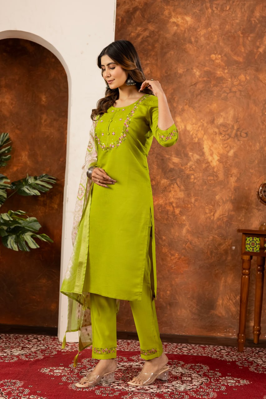 Designed Straight Kurti Pant Dupatta Set