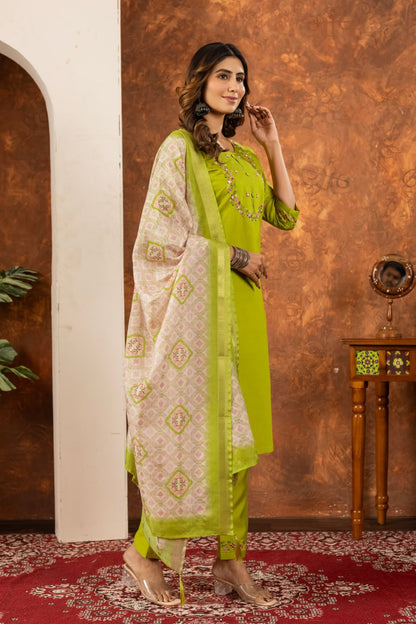 Designed Straight Kurti Pant Dupatta Set