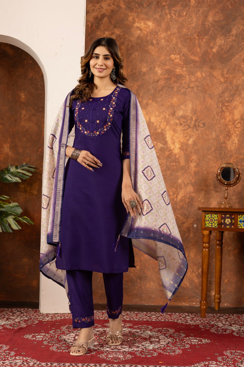 Designed Straight Kurti Pant Dupatta Set