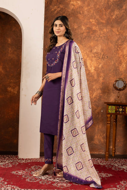 Designed Straight Kurti Pant Dupatta Set