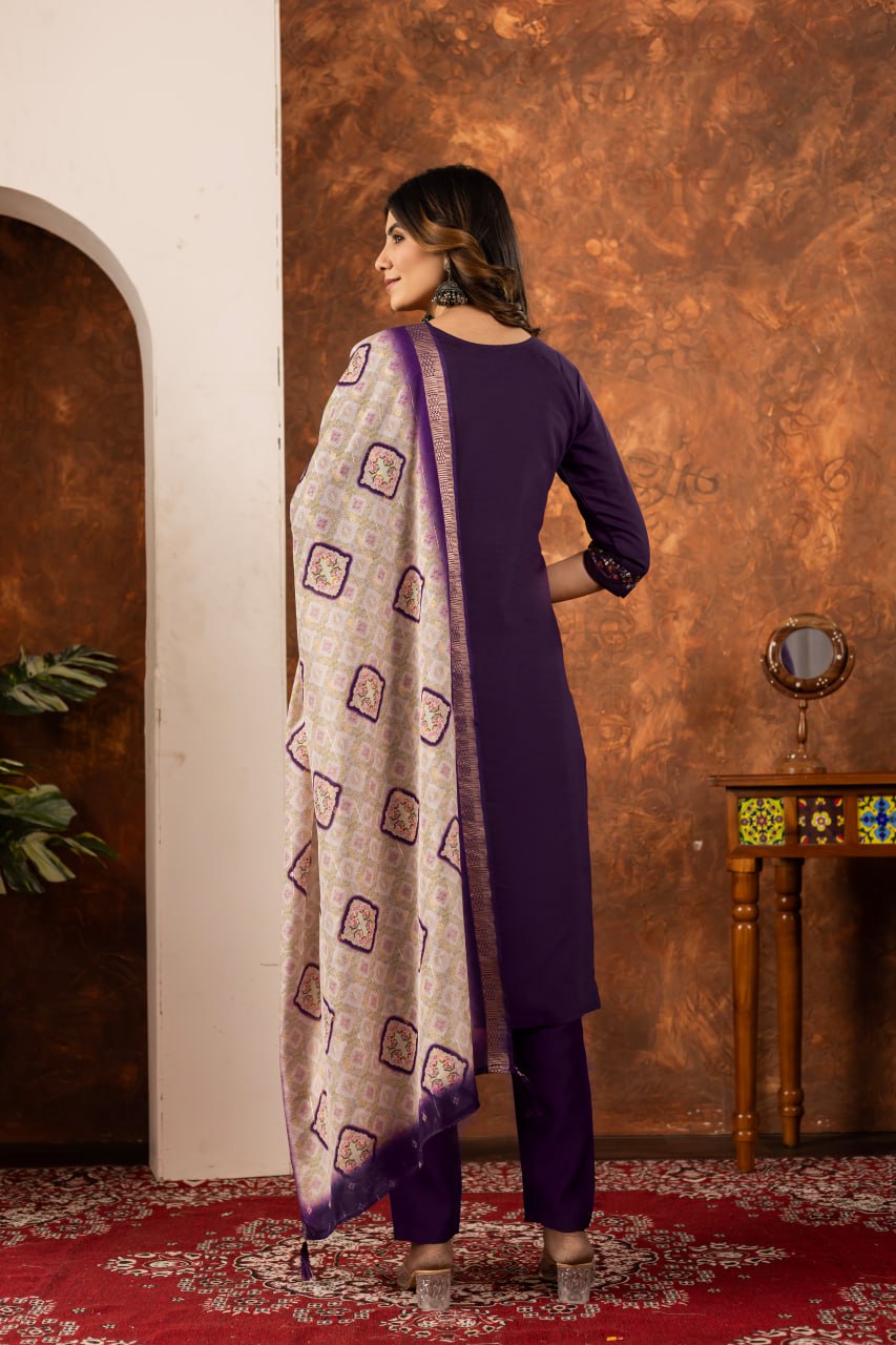 Designed Straight Kurti Pant Dupatta Set