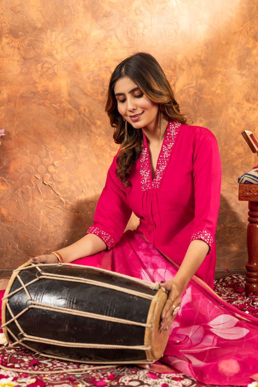 Elegant Straight Kurti Pant Dupatta Set