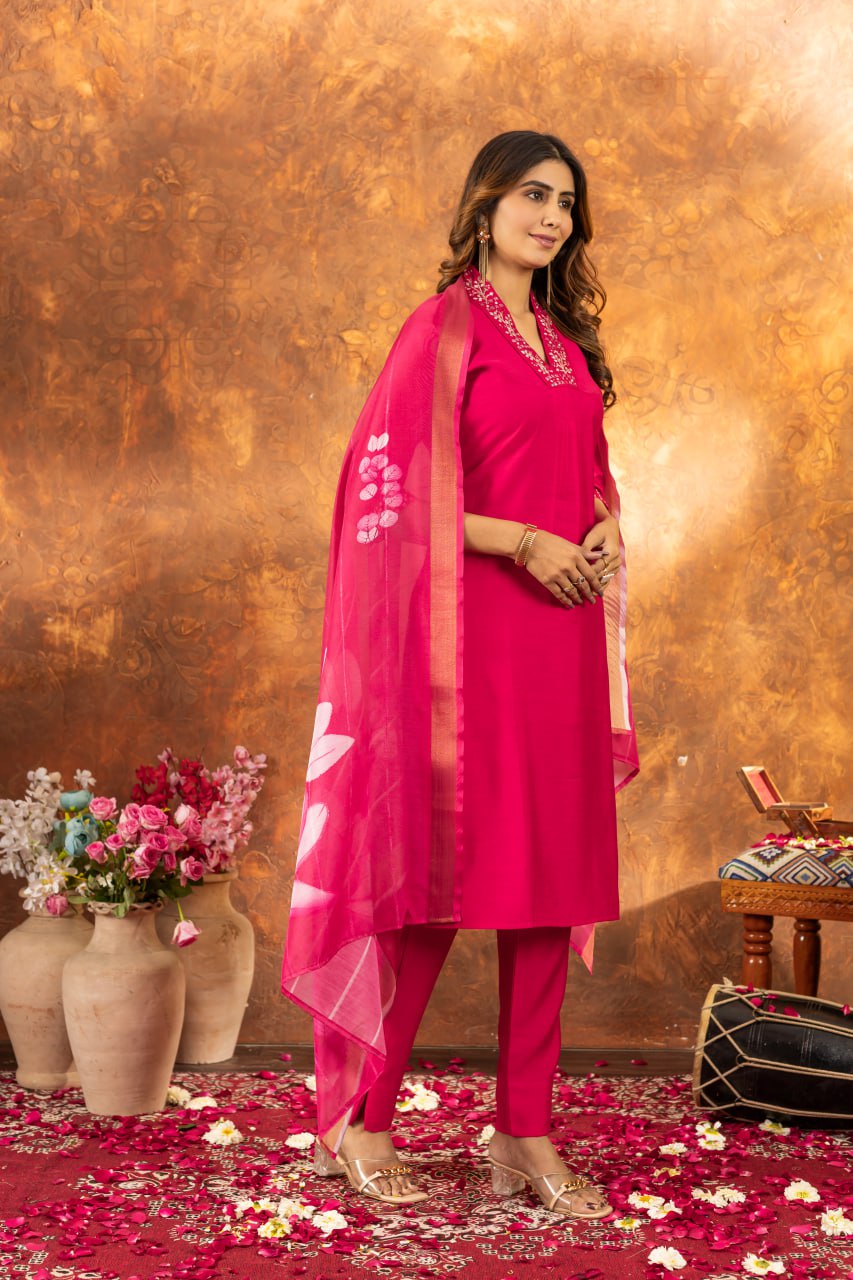 Elegant Straight Kurti Pant Dupatta Set