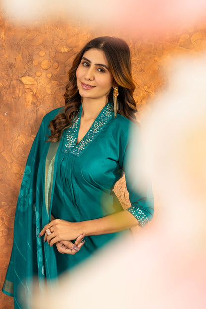 Elegant Straight Kurti Pant Dupatta Set