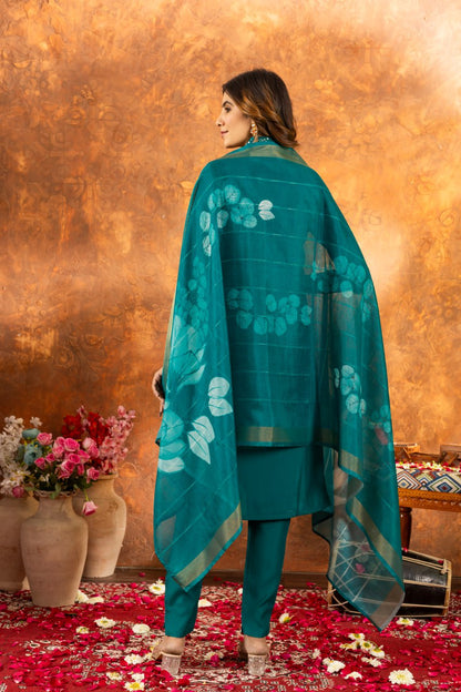 Elegant Straight Kurti Pant Dupatta Set