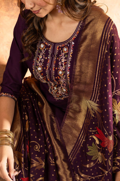 Effortless grace in our Straight Kurti Pant Dupatta set