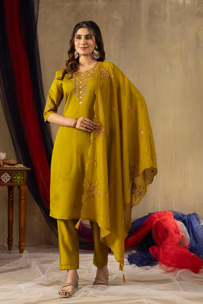 Elegant Straight Kurti Pant Dupatta Set