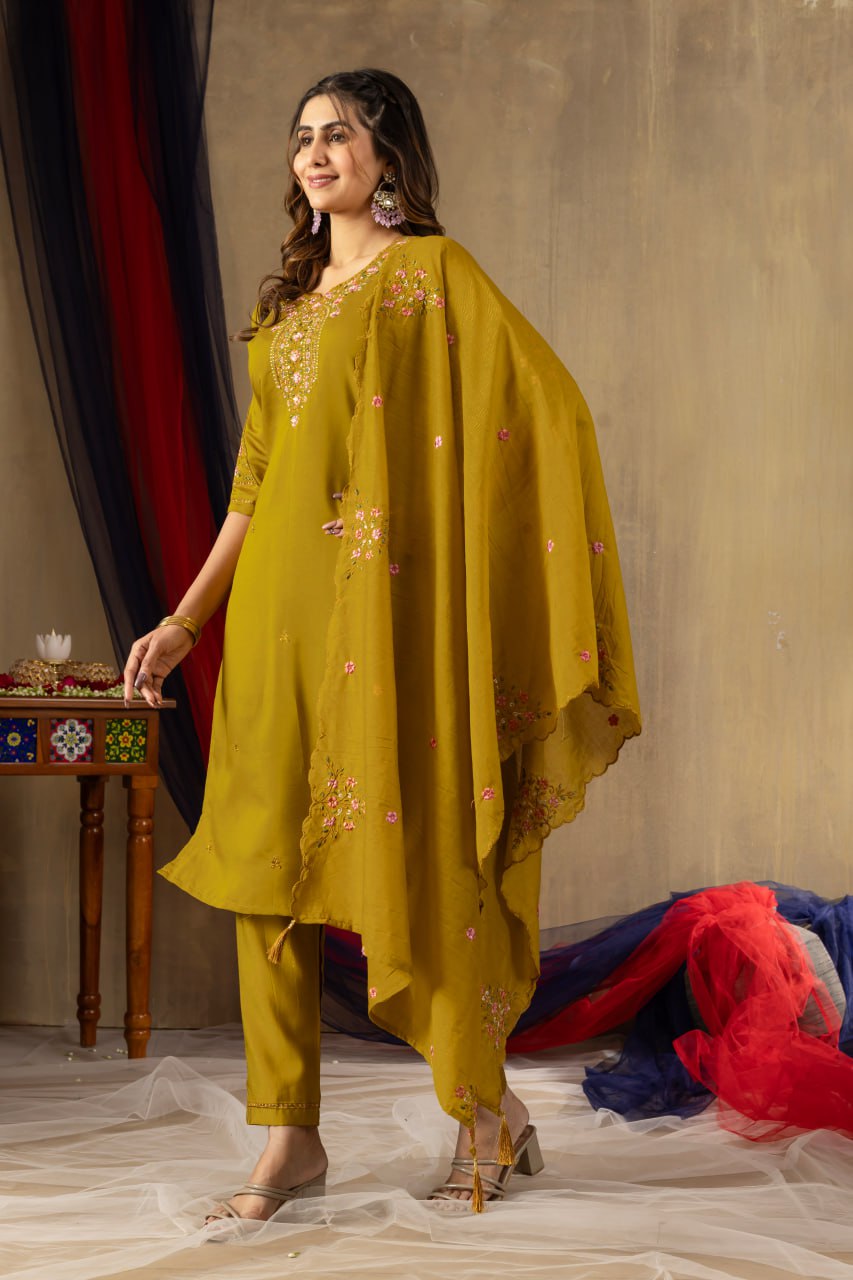 Elegant Straight Kurti Pant Dupatta Set