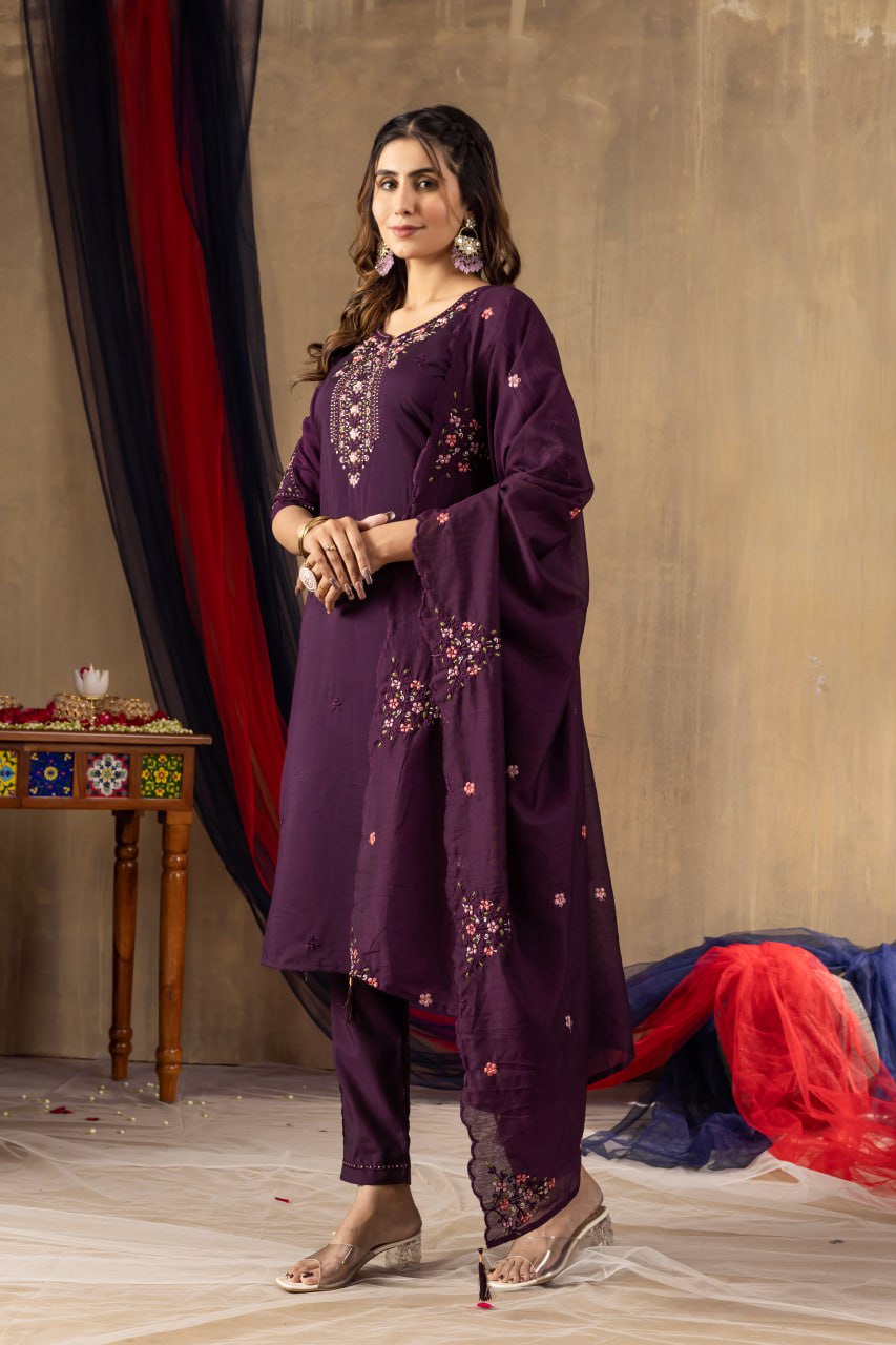 Elegant Straight Kurti Pant Dupatta Set