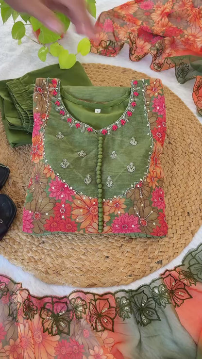 New Party Wear green Fox Georgette Gown.